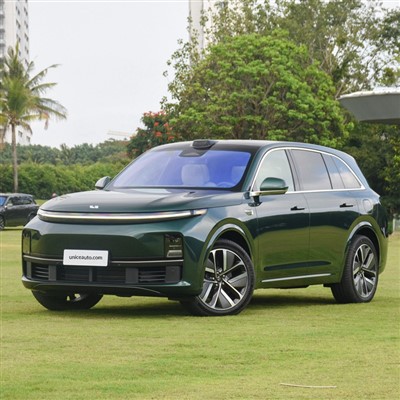 Li Auto L7 Luxury Hybrid SUV
